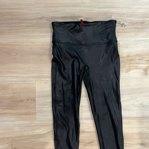 Spanx Faux Leather Leggings Size Small - Picture 6 of 8